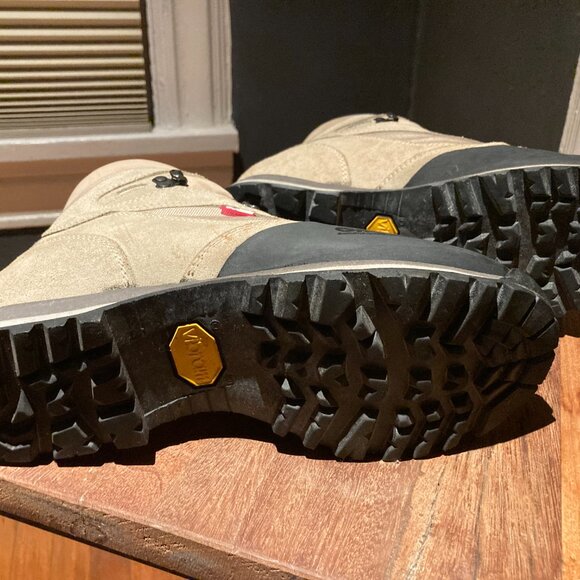 Gronell Trekking Boots - Picture 3 of 5